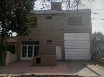 Bodega-Galpón · 430m² · Venta Galpon con 2 Departamentos - San Carlos - Cba