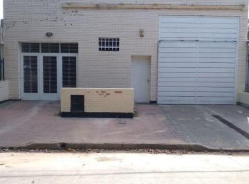 Bodega-Galpón · 430m² · Venta Galpon con 2 Departamentos - San Carlos - Cba