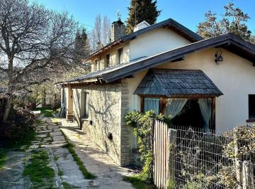 Casa · 300m² · 10 Ambientes · Casa a La Venta Más Dos Deptos en Bariloche