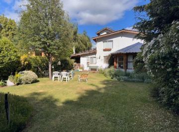 Casa · 140m² · 7 Ambientes · 1 Cochera · Casa en Venta en Bariloche Excelente Ubicacion