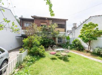 Casa · 244m² · 7 Ambientes · 3 Cocheras · Casa Multifamiliar Venta 7 Amb. con Jardin - Olivos