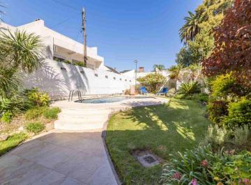 Casa · 283m² · 8 Ambientes · 1 Cochera · Venta Casa 8 Ambientes Jardín y Pileta en Devoto