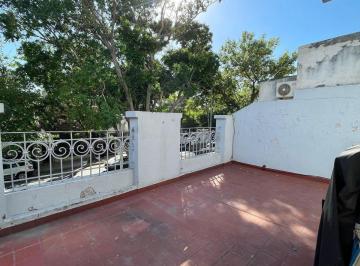 Casa · 72m² · 3 Ambientes · 1 Cochera · Venta Casa Lote Propio 3 Amb Patio y Terraza