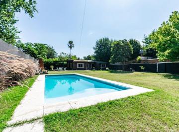 Casa · 120m² · 3 Ambientes · 3 Cocheras · Venta Casa 3 Amb Pileta Parque Quincho La Reja