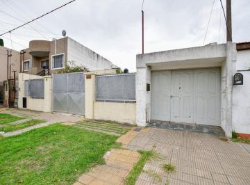 PH · 82m² · 6 Ambientes · 1 Cochera · PH en Venta La Plata 4 Dorm. con Cochera