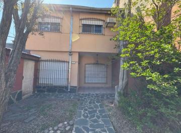 Casa · 154m² · 4 Ambientes · 1 Cochera · Venta Casa 4 Amb. Cochera, Patio y Quincho J. C. paz
