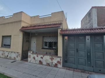 Casa · 59m² · 3 Ambientes · 1 Cochera · Casa 3 Amb Coch, Terraza, Apto Crédito. Escalada