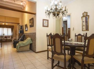 Casa · 320m² · 8 Ambientes · 1 Cochera · Venta Importante Casa en Martin Apta Instituciones