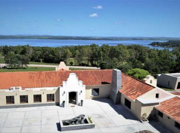 Quinta vacacional · 1300m² · 6 Dormitorios · Chacra en Alquiler 6 Suite de Lujo en Ruta 12