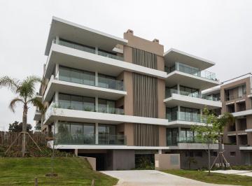 Departamento · 176m² · 5 Ambientes · 2 Cocheras · Alquila Apartamento en Alive Carrasco 3 D Equipado