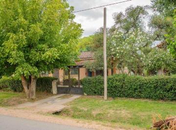 Casa · 160m² · 4 Ambientes · 1 Cochera · Venta de Casa 2 Dorm. en Barros Blancos
