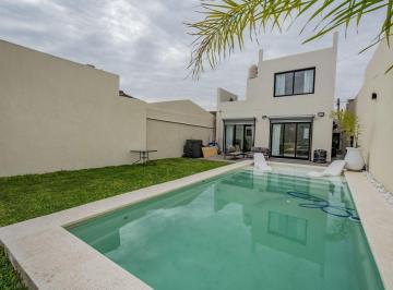 Casa · 210m² · 5 Ambientes · Casa 5 Ambientes a Estrenar en Aldo Bonzi
