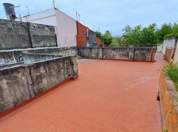 Casa · 207m² · 6 Ambientes · 1 Cochera · Venta Casa 7 Ambientes Multifamiliar