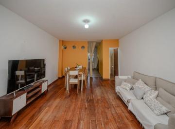 Casa · 85m² · 3 Ambientes · 1 Cochera · Venta Duplex 3 Ambientes con Patio y Coch Castelar