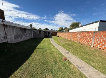 Casa · 250m² · 3 Ambientes · Casa Lote Propio con Dos Locales - Ituzaingo