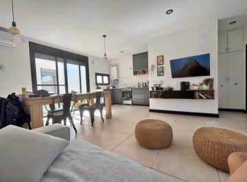 Casa · 90m² · 3 Ambientes · 1 Cochera · Casa en Santa Margarita