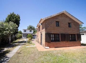 Casa · 206m² · 5 Ambientes · 1 Cochera · Venta - Lomas de Solymar - 2 Casas en Padron Unico