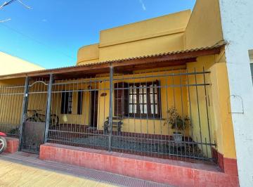 Casa · 113m² · 5 Ambientes · 1 Cochera · Casa en Venta en Bragado con Pileta