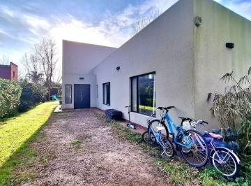 Casa · 112m² · 3 Ambientes · Casa en Venta en Pehuajó con Pileta