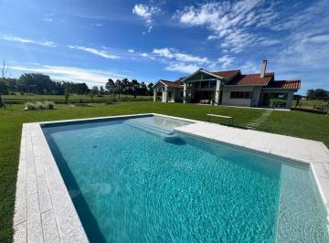 Casa · 305m² · 5 Ambientes · 2 Cocheras · Venta Casa con Vista Al Lago, Chacras de La Cruz