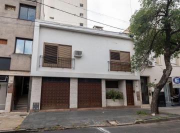 Casa · 300m² · 5 Ambientes · 2 Cocheras · Casa con Potencial Para Clinica
