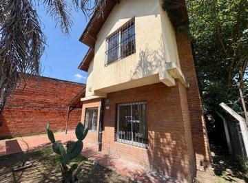 Casa · 69m² · 4 Ambientes · 2 Cocheras · Venta Casa 4 Ambientes Parque y Pileta en Luján