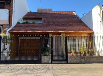 Casa · 133m² · 6 Ambientes · 1 Cochera · Casa 6 Amb en Venta Liniers Cochera - Patio - Balcon