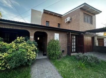 Casa · 94m² · 5 Ambientes · 2 Cocheras · Casa 3 Dorm. Barrio Bajo Palermo