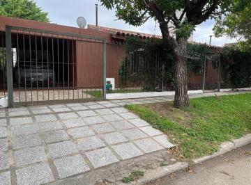 Casa · 155m² · 4 Ambientes · 1 Cochera · Venta Casa 3 Dorm B° El Refugio Recta Martinolli