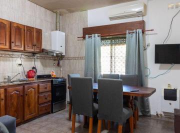 Casa · 100m² · 5 Ambientes · 1 Cochera · Venta de Casa de 2 Dorm. a Reciclar Rosario