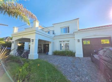 Casa · 303m² · 6 Ambientes · 3 Cocheras · Venta Casa 6 Amb Nordelta Castores 1