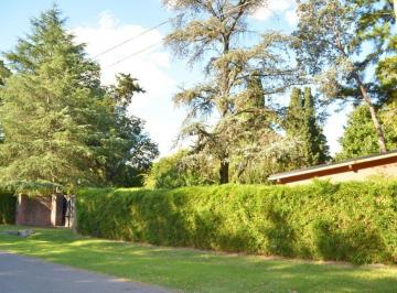 Quinta vacacional · 175m² · 3 Dormitorios · 2 Cocheras · Casa Quinta en Tigre, 2100 m² Lote