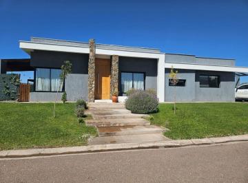 Casa · 200m² · 5 Ambientes · 2 Cocheras · Venta Casa Lar de Vieytes II Maipu Mendoza
