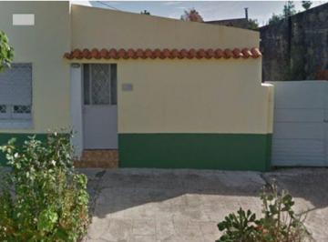 Casa · 74m² · 4 Ambientes · 1 Cochera · Venta - Cesión de Derechos Hereditarios