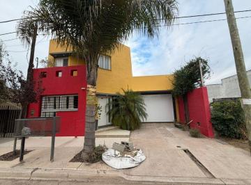 Casa · 171m² · 5 Ambientes · 2 Cocheras · Venta Casa 3 Dorm. - La Milka