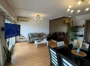 Departamento · 102m² · 4 Ambientes · Departamento de 4 Ambientes en Avellaneda Centro Venta