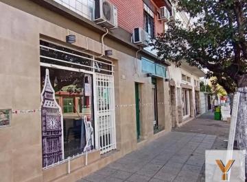 Casa · 123m² · 7 Ambientes · 1 Cochera · Casa en Venta - 3 Dorm. 1 Baño - Local - 186 m² - Ramos Mejía