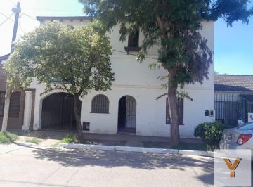 Casa · 270m² · 4 Ambientes · 1 Cochera · Casa en Venta - 3 Dorm. 2 Baños - Cochera - 425 m² - Cañuelas