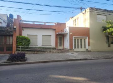 Casa de 6 ambientes, Rosario · Casa en Venta en Arroyito – Amplio Terreno y Gran Potencial de Desarrollo