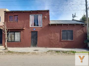 Casa · 80m² · 3 Ambientes · Casa en Venta - 2 Dorm. 1 Baño - 200 m² - Manuel B. Gonnet