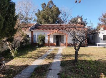 Casa · 285m² · 5 Ambientes · Casas en Venta - 3 Dorm. 2 Baños - 560 m² - Santa Teresita