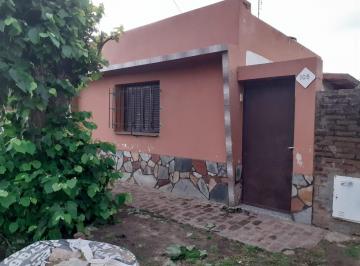 Casa · 107m² · 3 Ambientes · Casa en Venta - 2 Dorm. 2 Baños - Chivilcoy