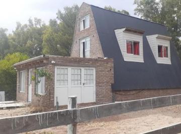 Casa · 149m² · 7 Ambientes · Casa en Venta - 4 Dorm. 2 Baños - Monte Hermoso