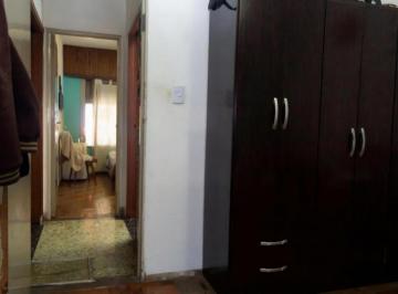 Casa · 96m² · 4 Ambientes · Casa Multifamiliar en Venta - 2 Dorm. 1 Baño - Caseros