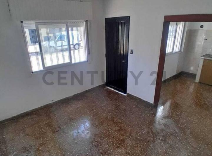 Casa · 42m² · 3 Ambientes · 1 Cochera