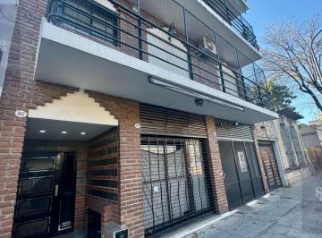Departamento · 86m² · 3 Ambientes · Alquiler Departamento - Parque Avellaneda 3 Ambientes con Patio y Balcon Al Frente.
