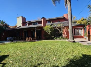 Casa · 305m² · 8 Ambientes · 2 Cocheras · Casa en Venta N Lindísimo Sector de Santa Rita