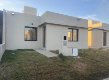Casa · 75m² · 3 Ambientes · 1 Cochera · Vendo Casa Dúplex 2 Dorm. en Docta, Ideal Familia, Financiación