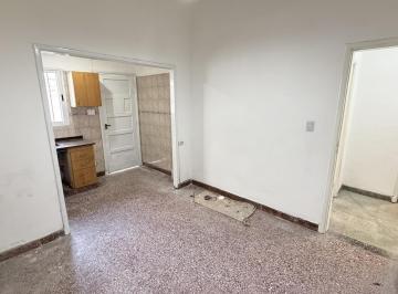 PH · 65m² · 3 Ambientes · 1 Cochera · PH en Alquiler en Lanús Oeste