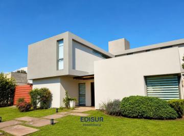 Casa · 393m² · 5 Ambientes · 2 Cocheras · Casa Premium 4 Dorm. | Pileta | Escritura | Manantiales Country